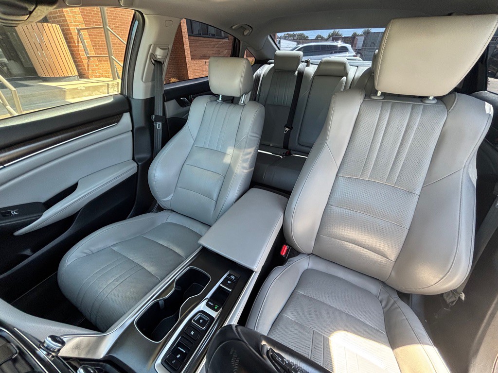 2018 Honda Accord Image 21