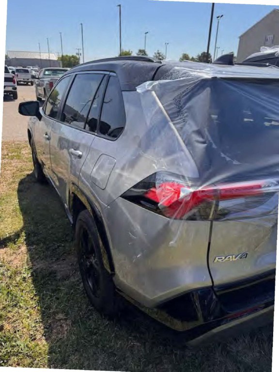 2021 Toyota Rav4 Image 3