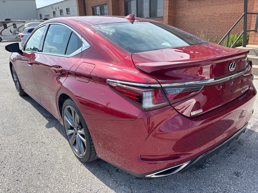 2021 Lexus ES 350 Image 19