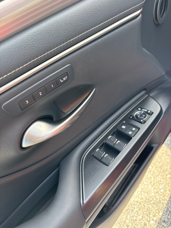 2021 Lexus ES 350 Image 22