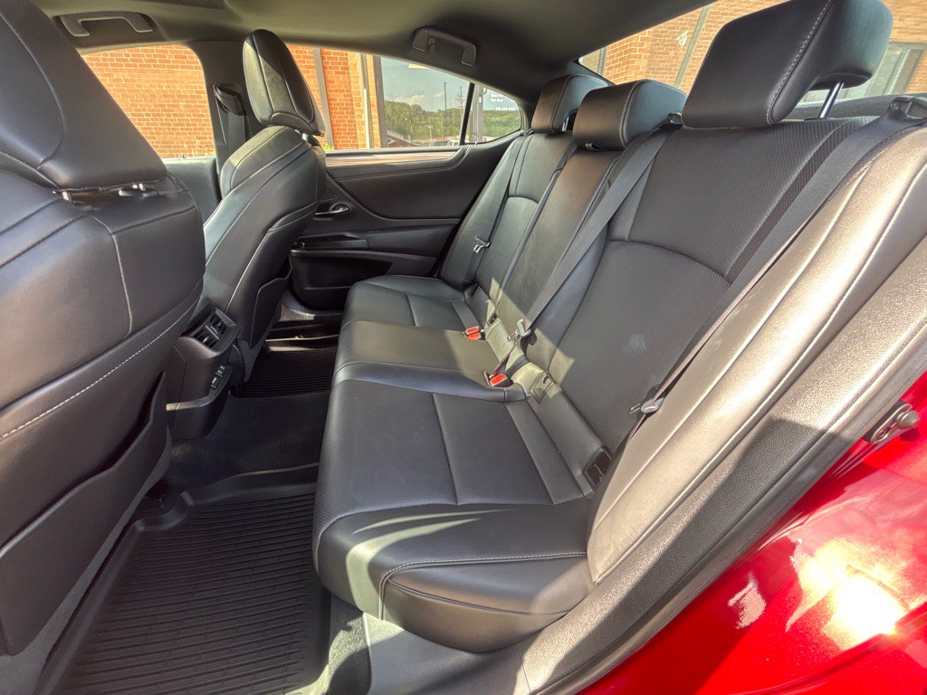 2021 Lexus ES 350 Image 26