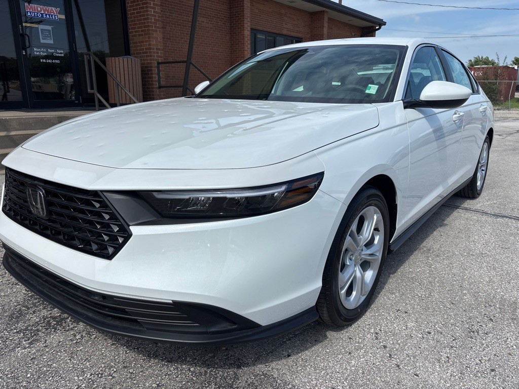 2026 Honda Accord Image 2