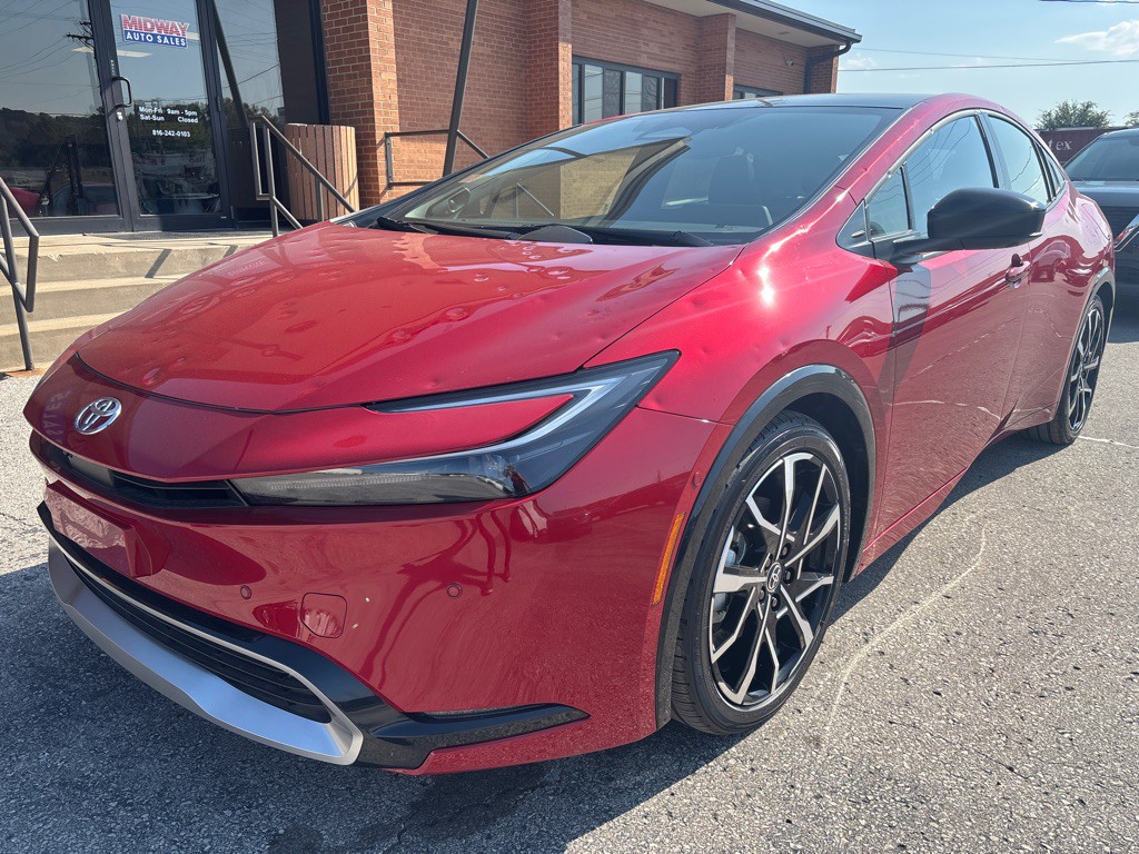 2026 Toyota Prius Image 2