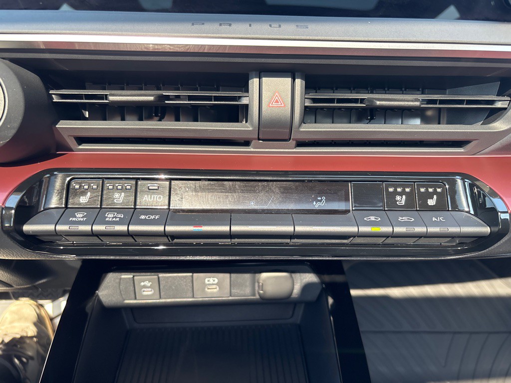 2026 Toyota Prius Image 28