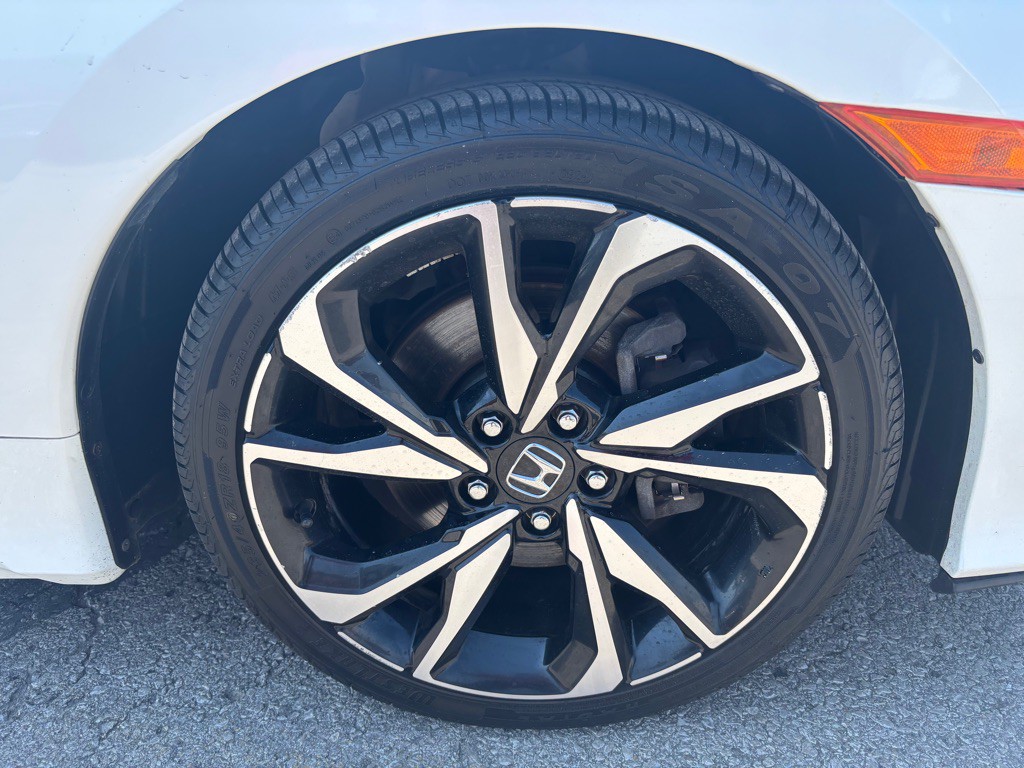 2017 Honda Civic Image 8