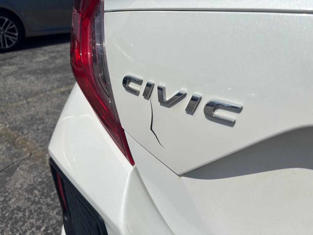 2017 Honda Civic Image 13