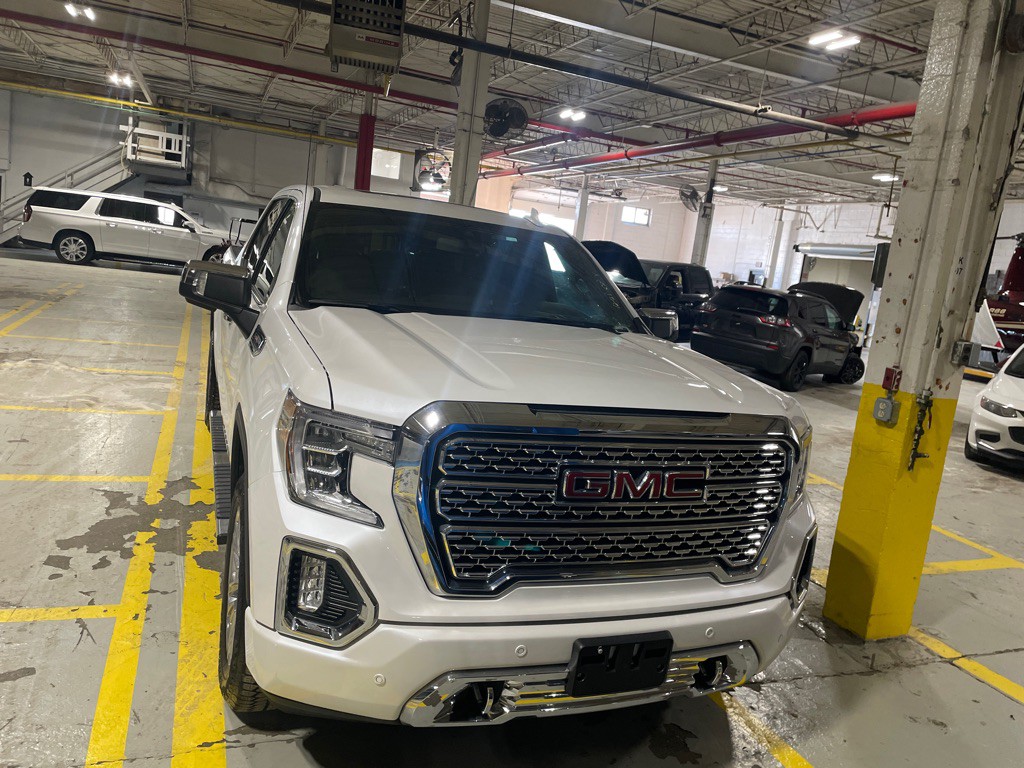 2021 GMC Sierra Image 2