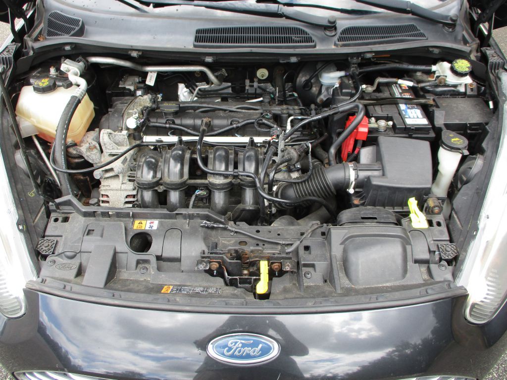 2014 Ford Fiesta Image 12