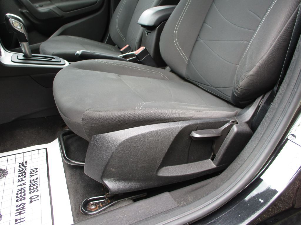 2014 Ford Fiesta Image 16