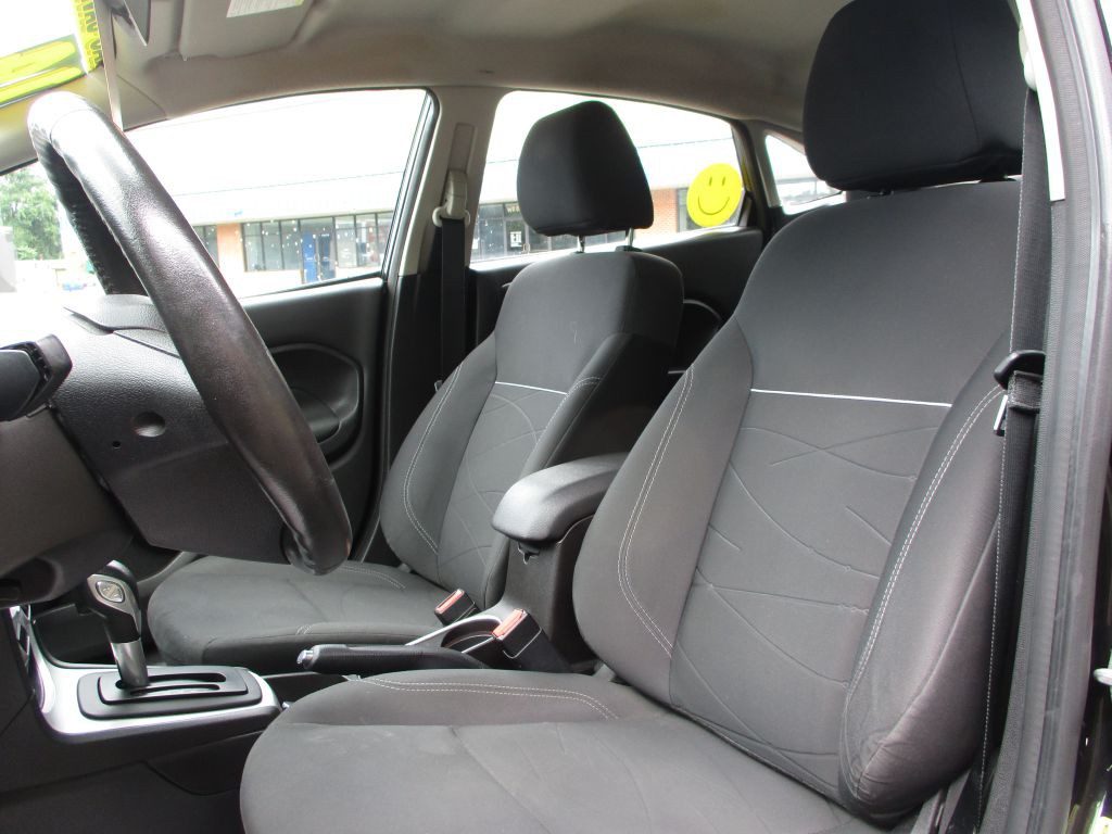 2014 Ford Fiesta Image 17