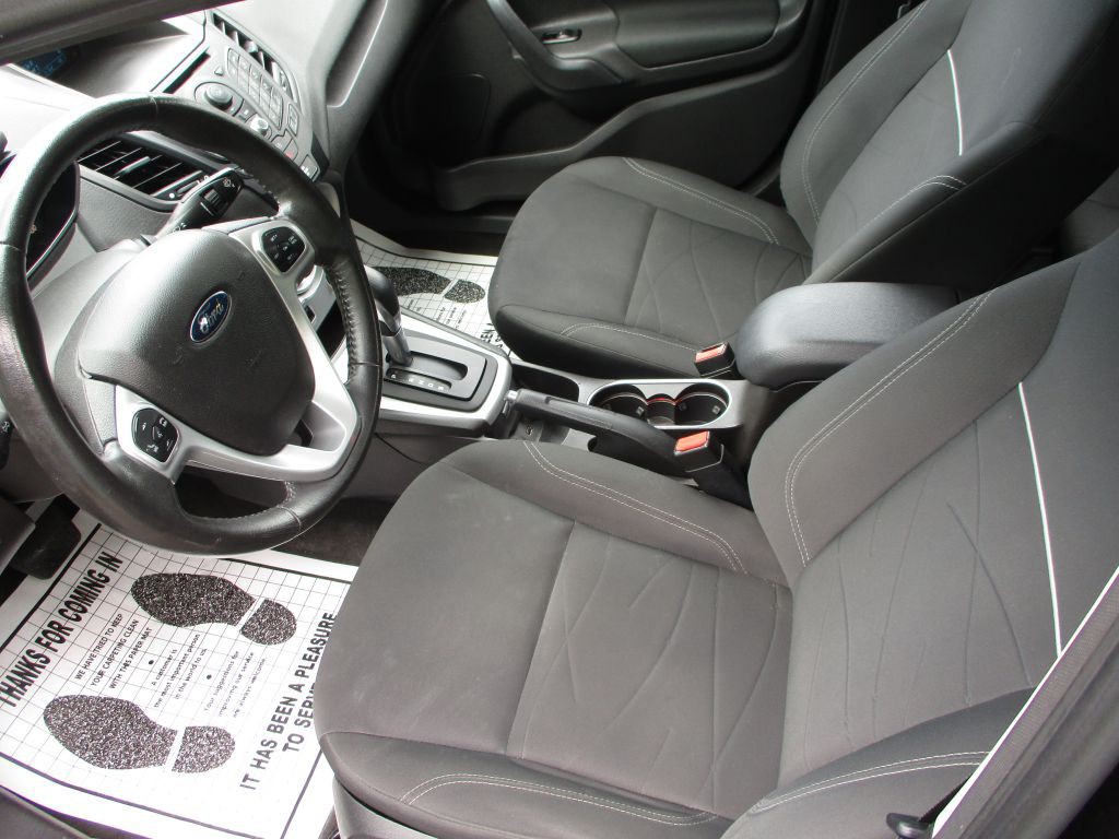 2014 Ford Fiesta Image 18