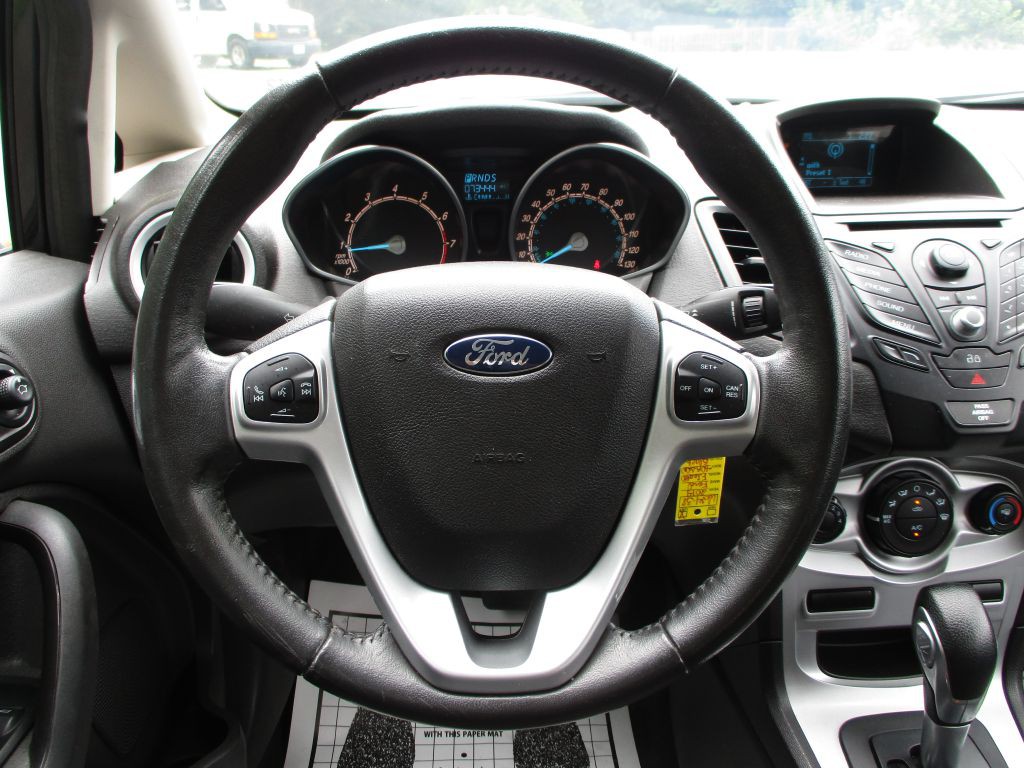 2014 Ford Fiesta Image 20