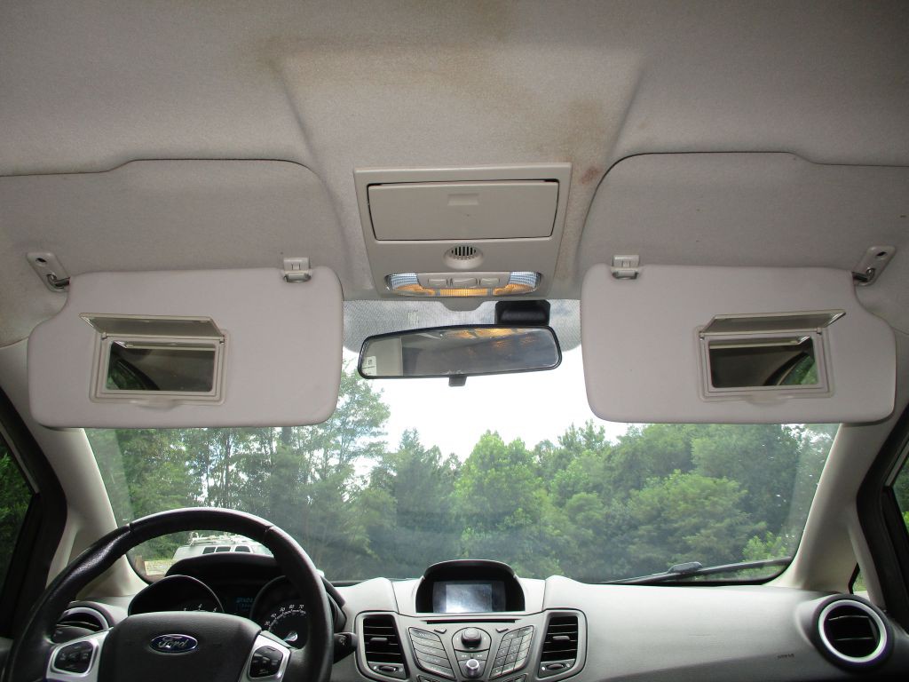 2014 Ford Fiesta Image 23