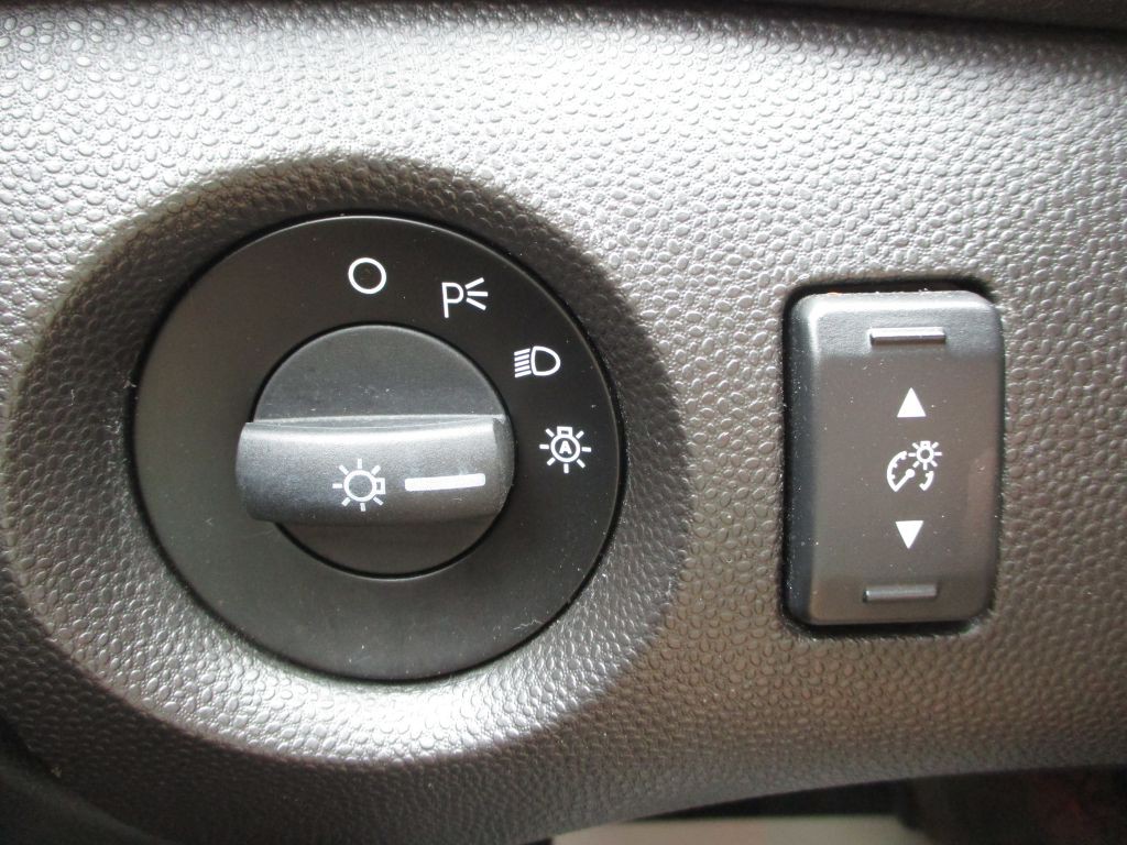 2014 Ford Fiesta Image 24