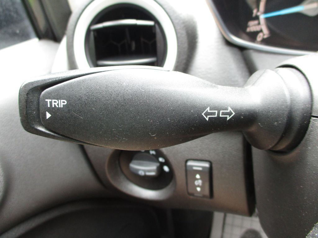 2014 Ford Fiesta Image 27