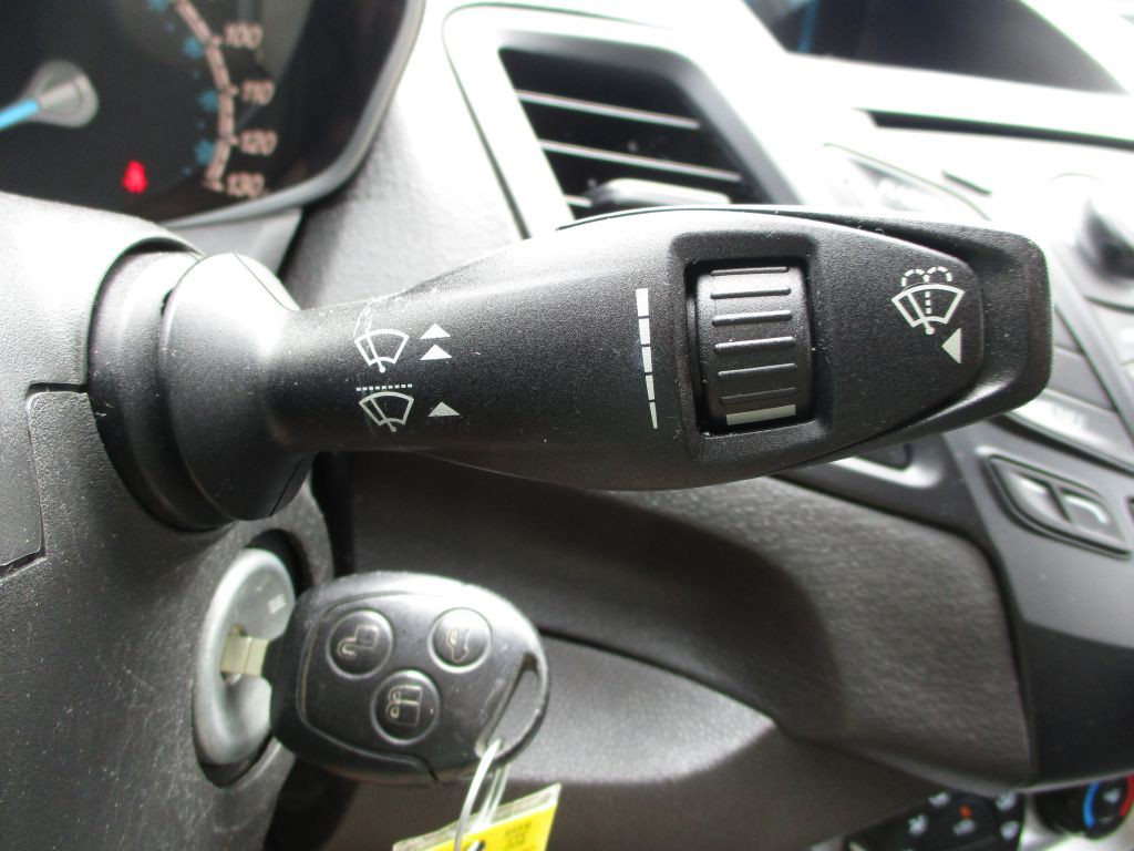 2014 Ford Fiesta Image 28