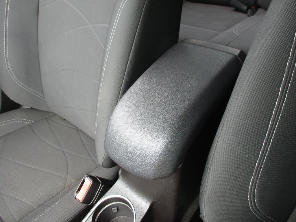 2014 Ford Fiesta Image 37