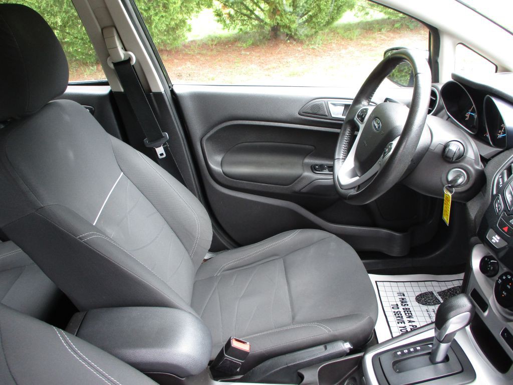 2014 Ford Fiesta Image 43