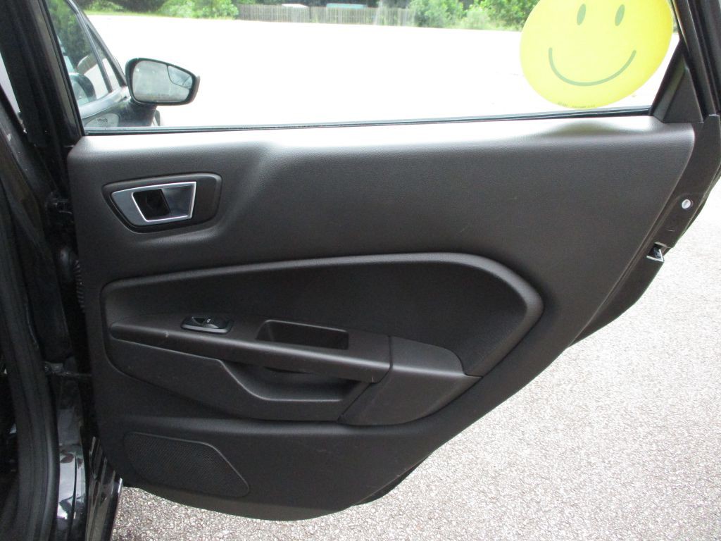 2014 Ford Fiesta Image 45