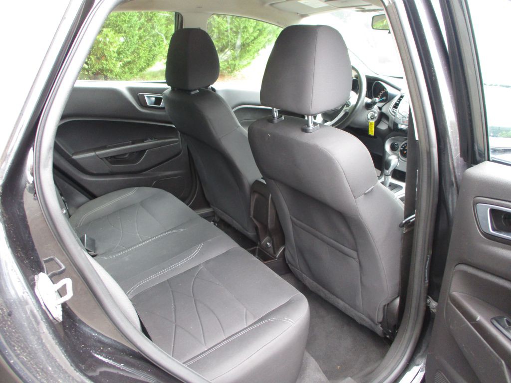 2014 Ford Fiesta Image 46