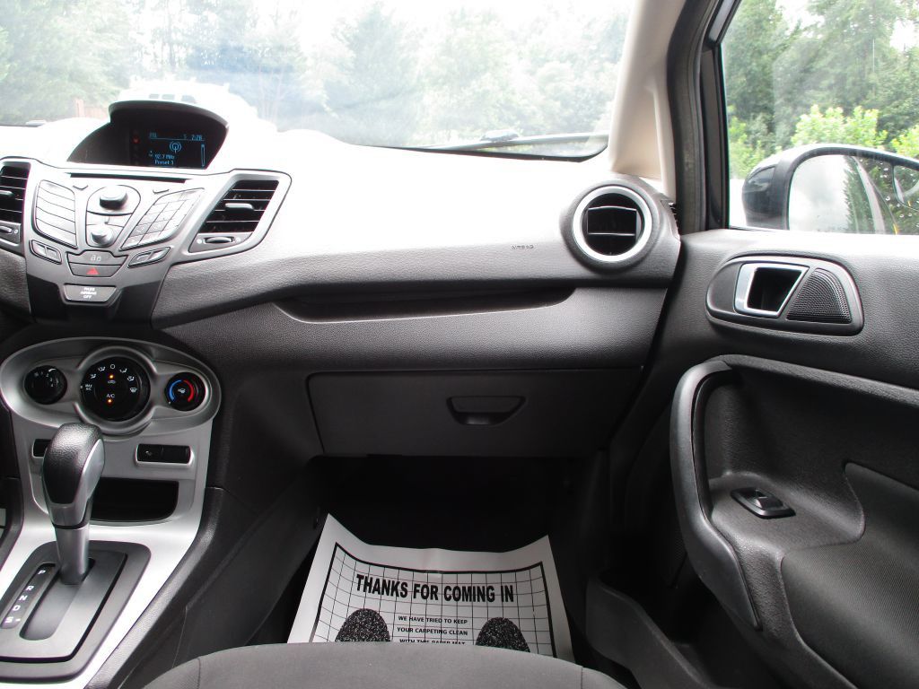 2014 Ford Fiesta Image 22