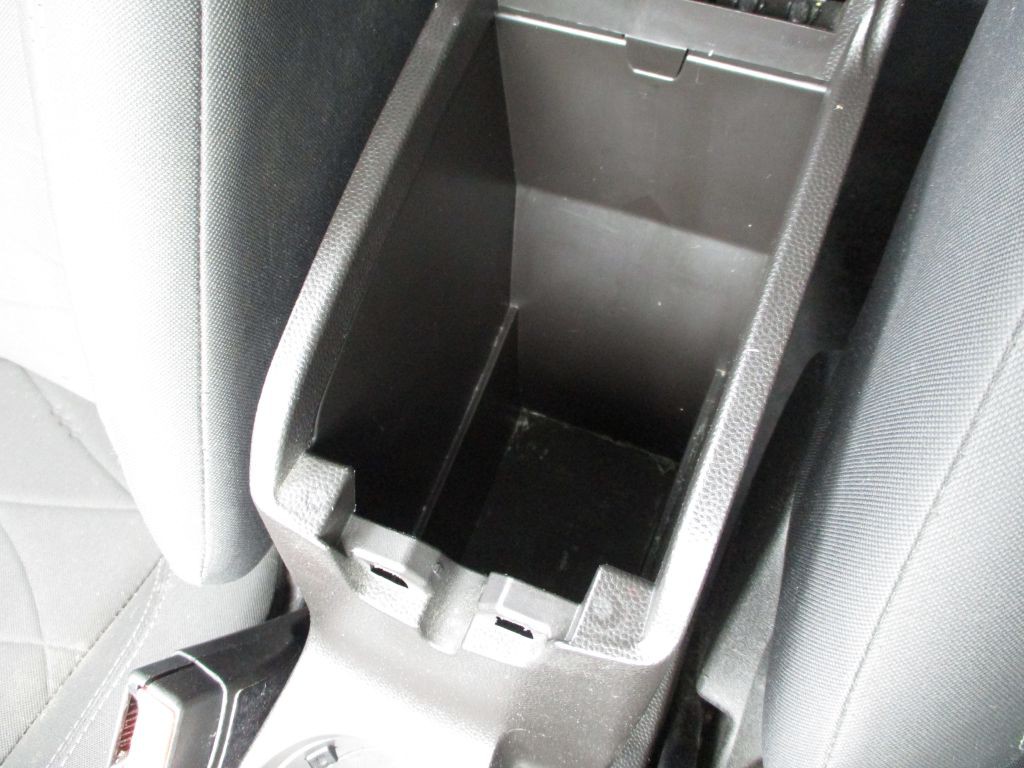 2014 Ford Fiesta Image 38