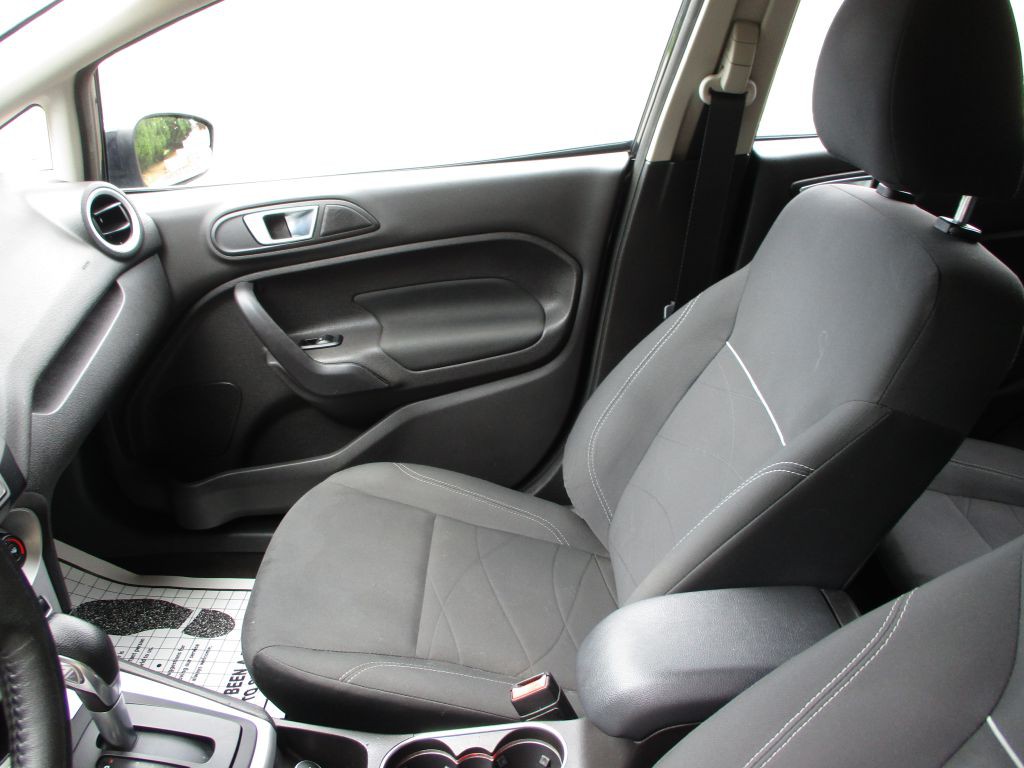 2014 Ford Fiesta Image 39
