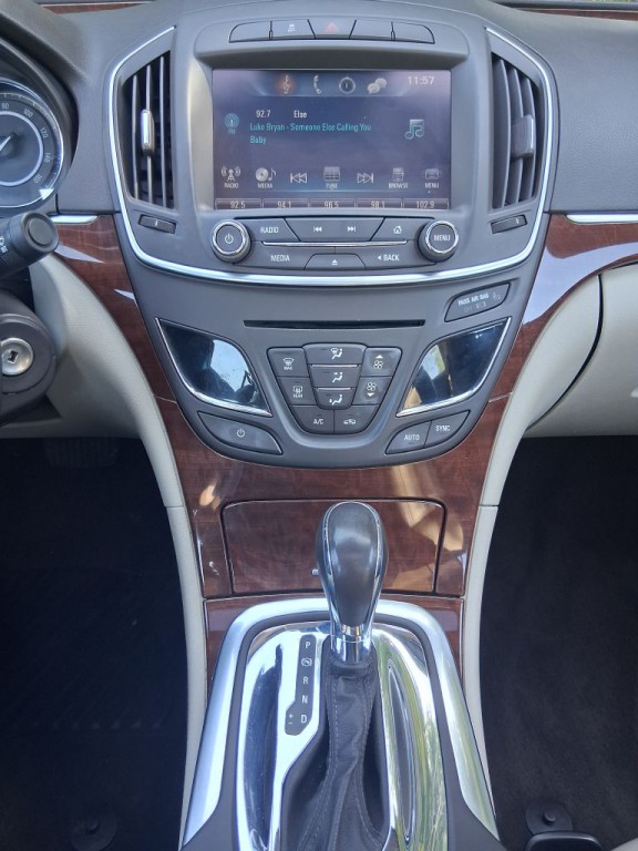 2016 Buick Regal Image 32