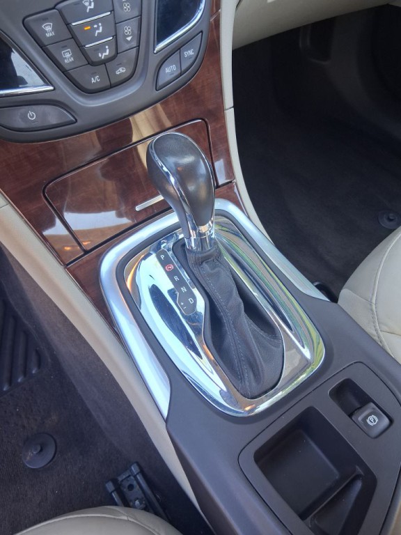 2016 Buick Regal Image 36
