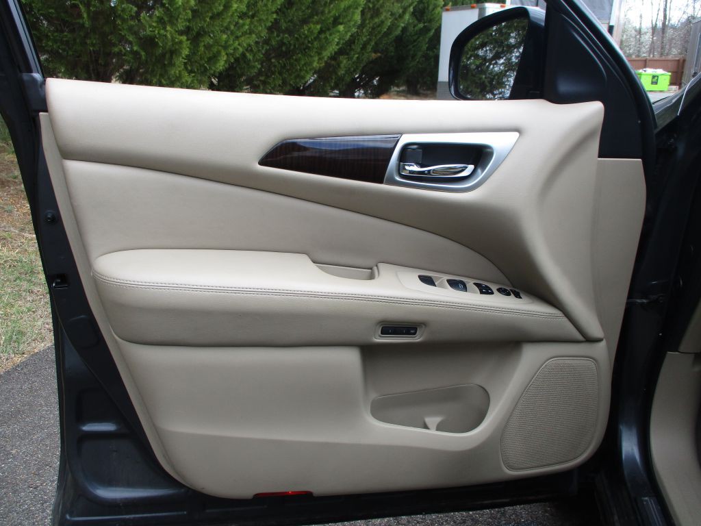 2014 Nissan Pathfinder Image 17