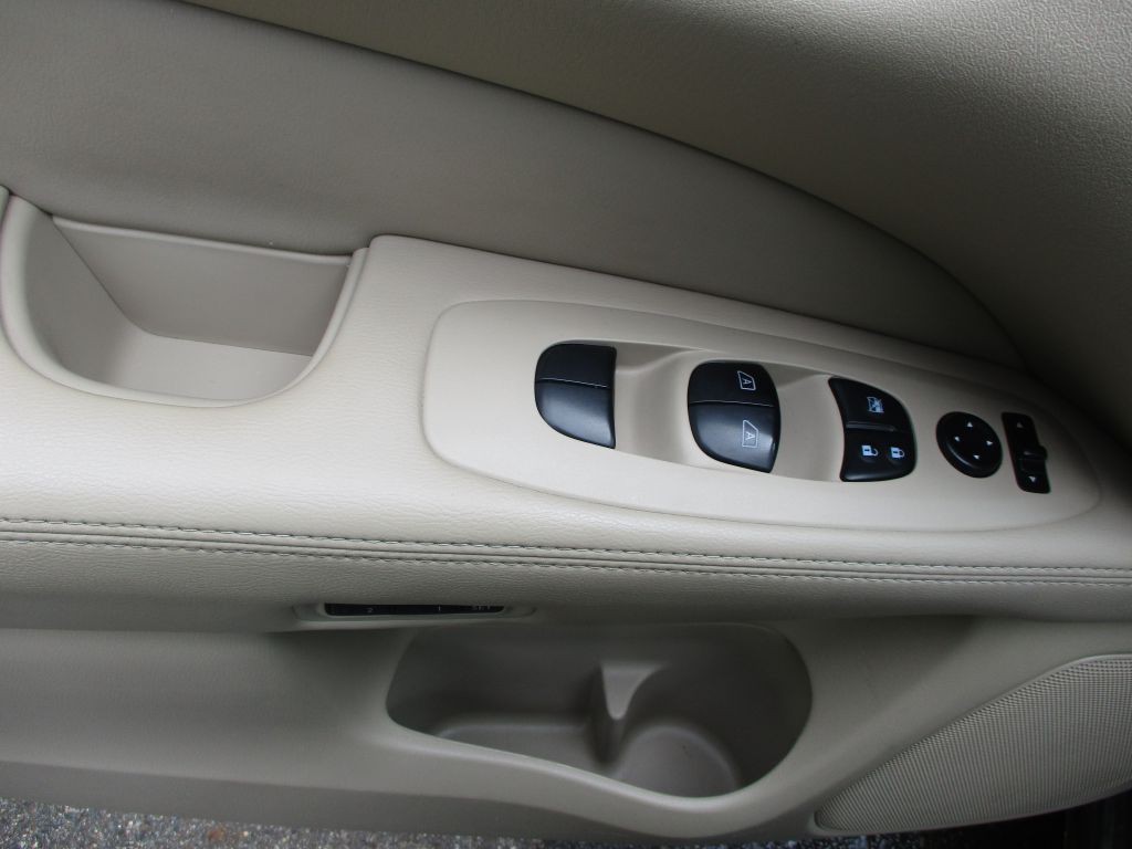 2014 Nissan Pathfinder Image 18