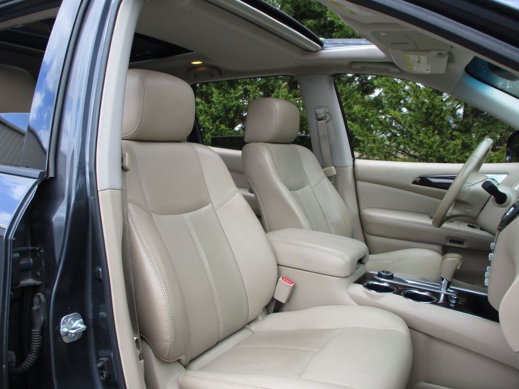 2014 Nissan Pathfinder Image 22