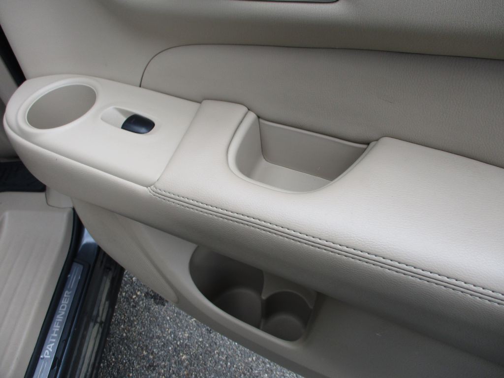 2014 Nissan Pathfinder Image 28