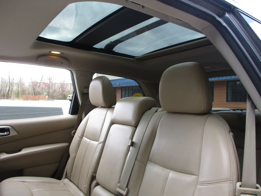 2014 Nissan Pathfinder Image 31