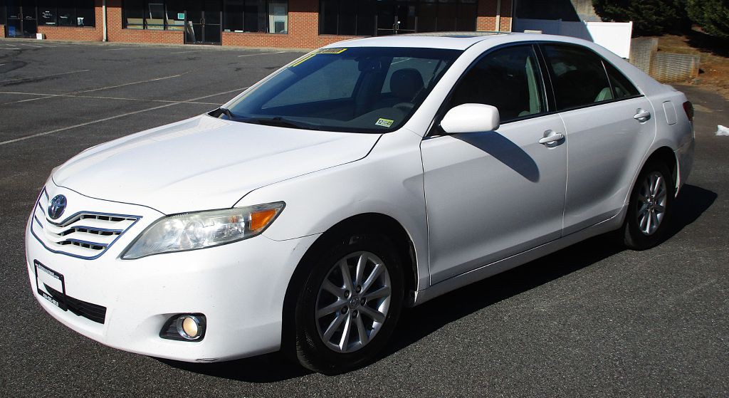 2011 Toyota Camry Image 3