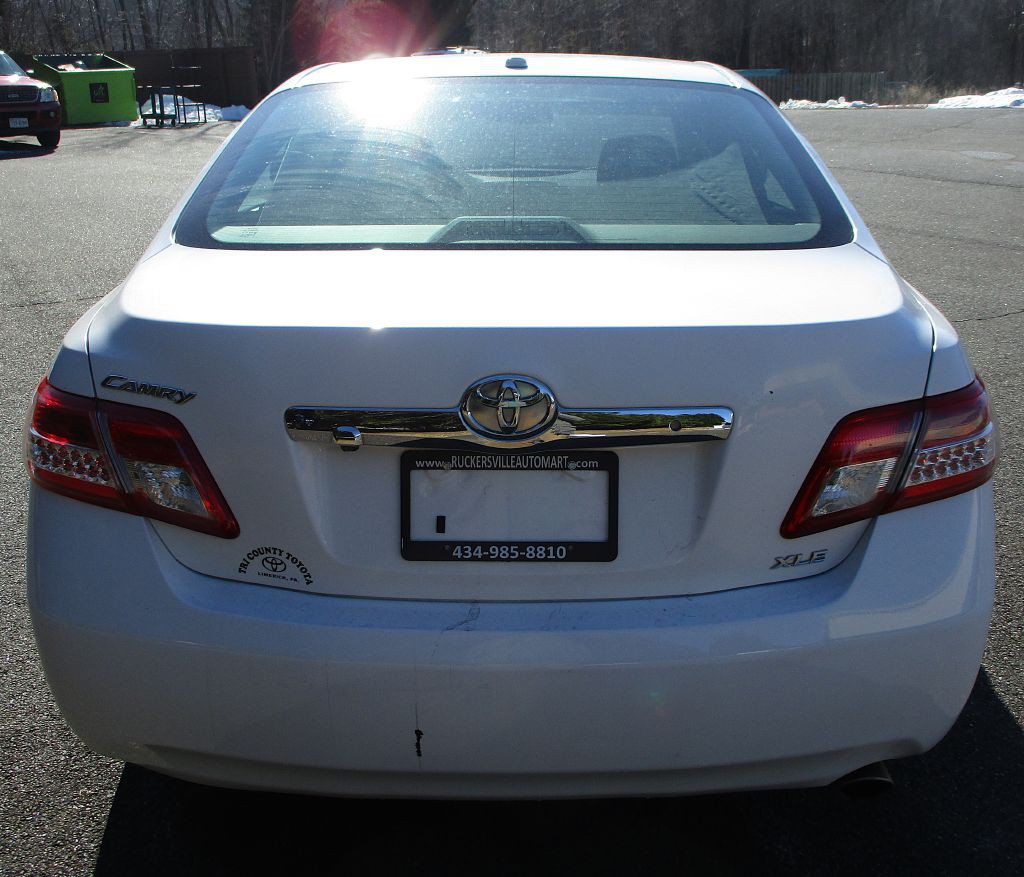 2011 Toyota Camry Image 6
