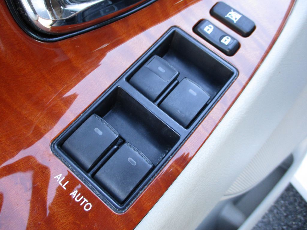 2011 Toyota Camry Image 15