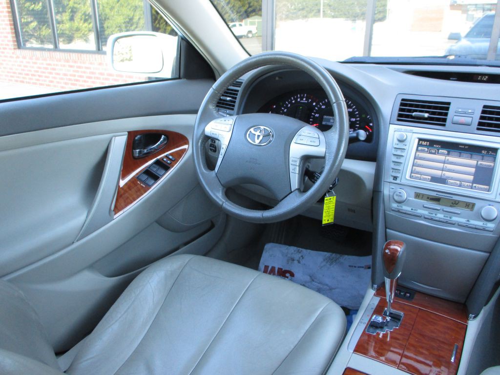 2011 Toyota Camry Image 19