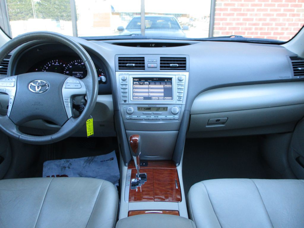 2011 Toyota Camry Image 21