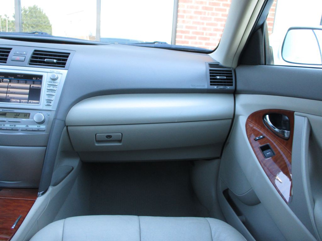 2011 Toyota Camry Image 23