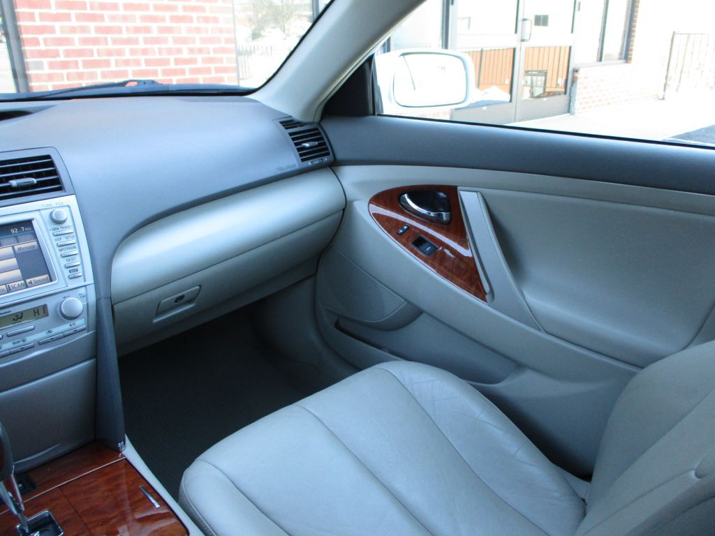 2011 Toyota Camry Image 24