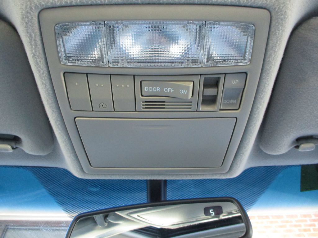 2011 Toyota Camry Image 33