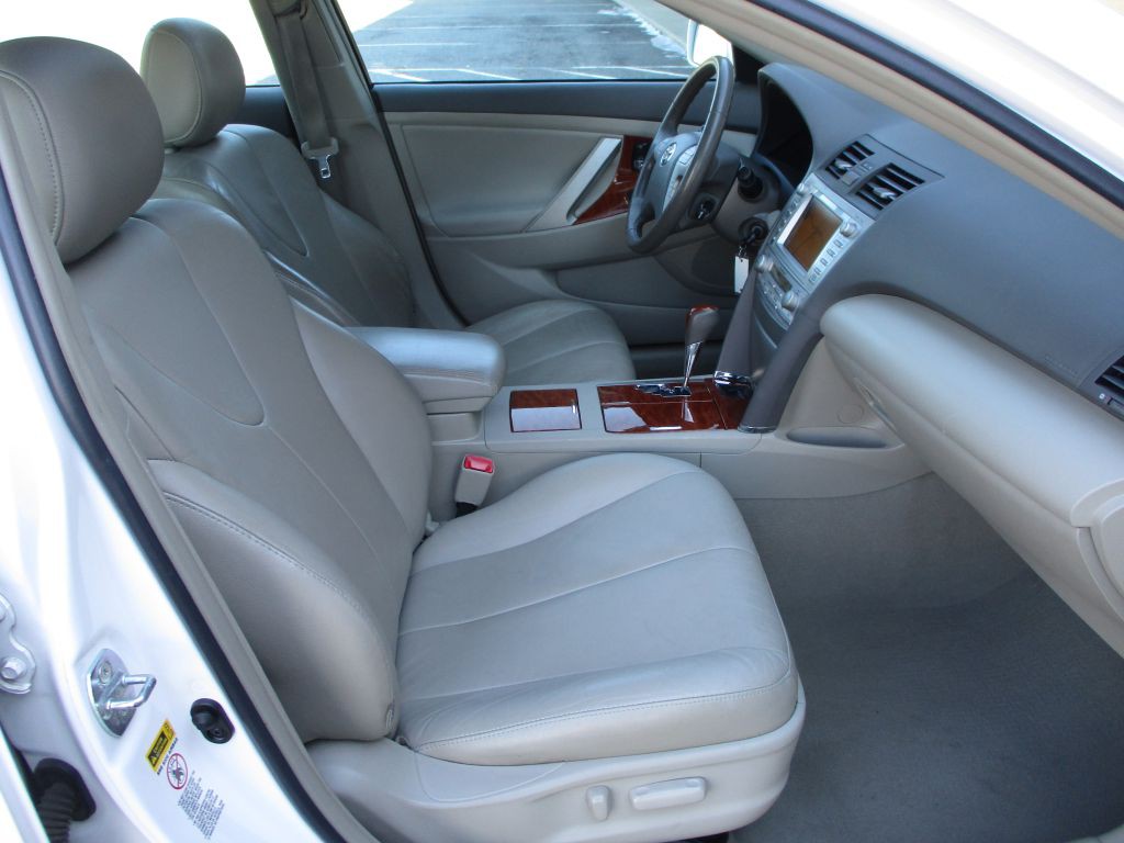 2011 Toyota Camry Image 48