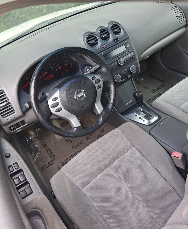 2009 Nissan Altima Image 18