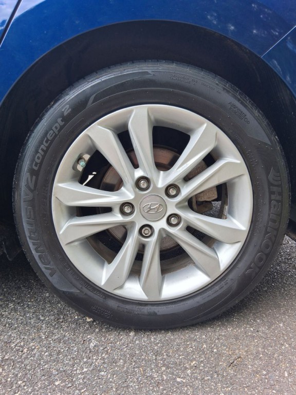 2013 Hyundai Elantra Image 10