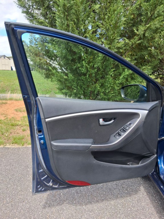 2013 Hyundai Elantra Image 14
