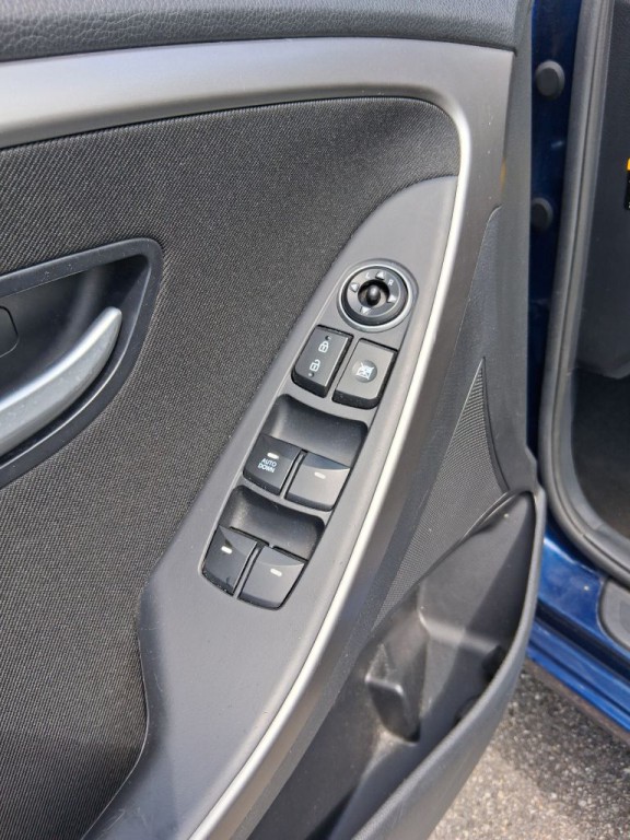 2013 Hyundai Elantra Image 15
