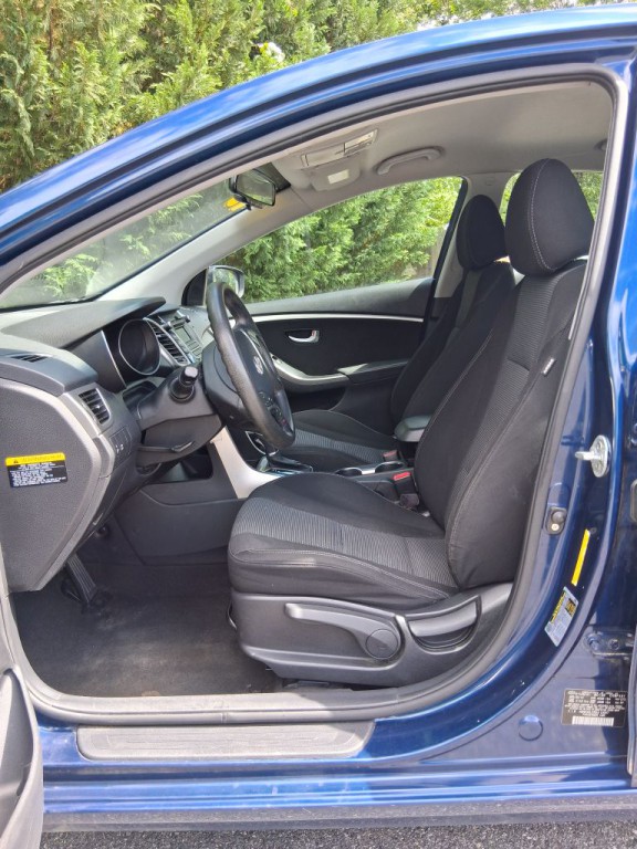 2013 Hyundai Elantra Image 16