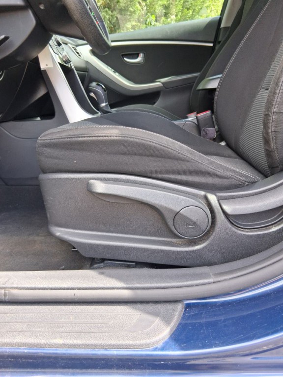 2013 Hyundai Elantra Image 17
