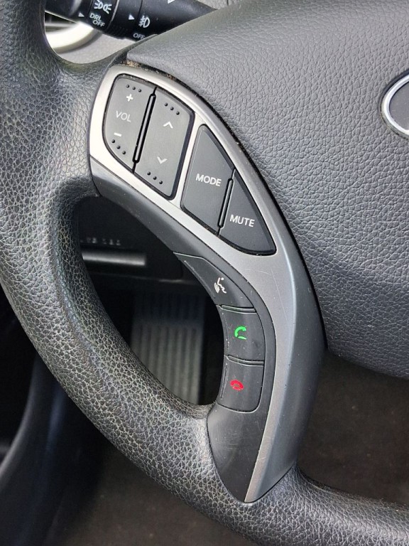 2013 Hyundai Elantra Image 28